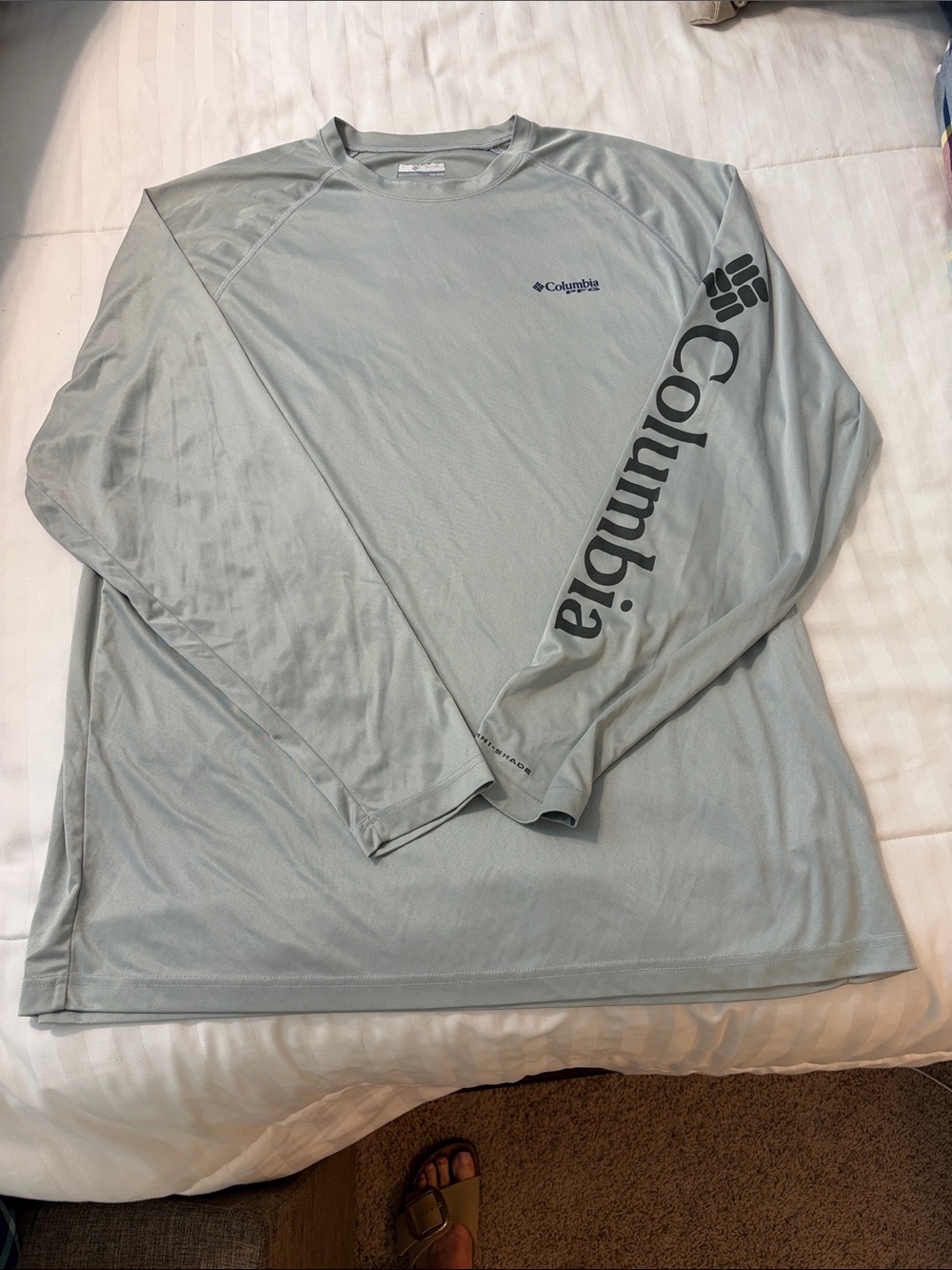 Columbia Men’s Long Sleeve Sun Shirt - Light Sage Gray with Navy Logo
